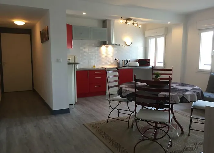 Dauphine Apartment *