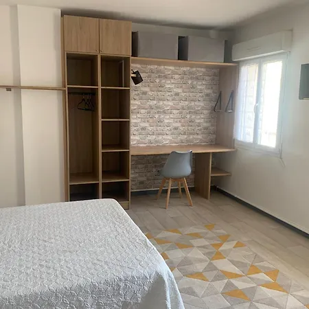 Dauphine Apartment *